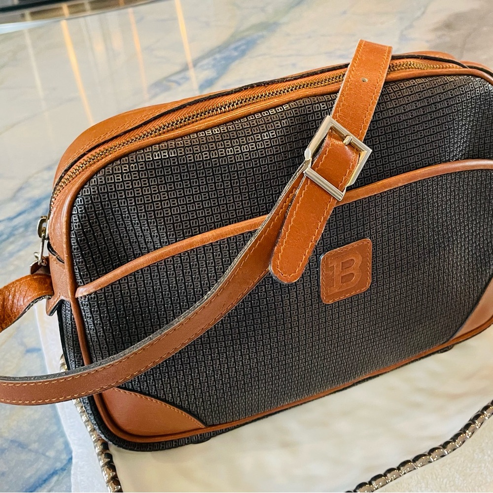 Bally Vintage Leather Crossbody Bag - Made in Italy with COA! - Picture 3 of 17